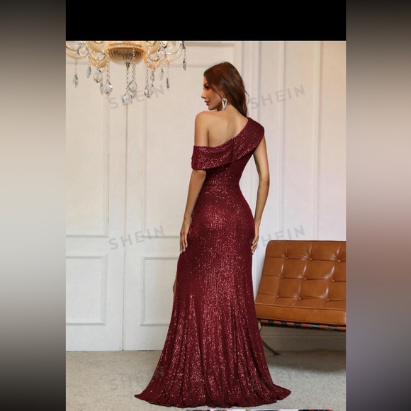 Burgundy prom gown - Picture 3 of 7